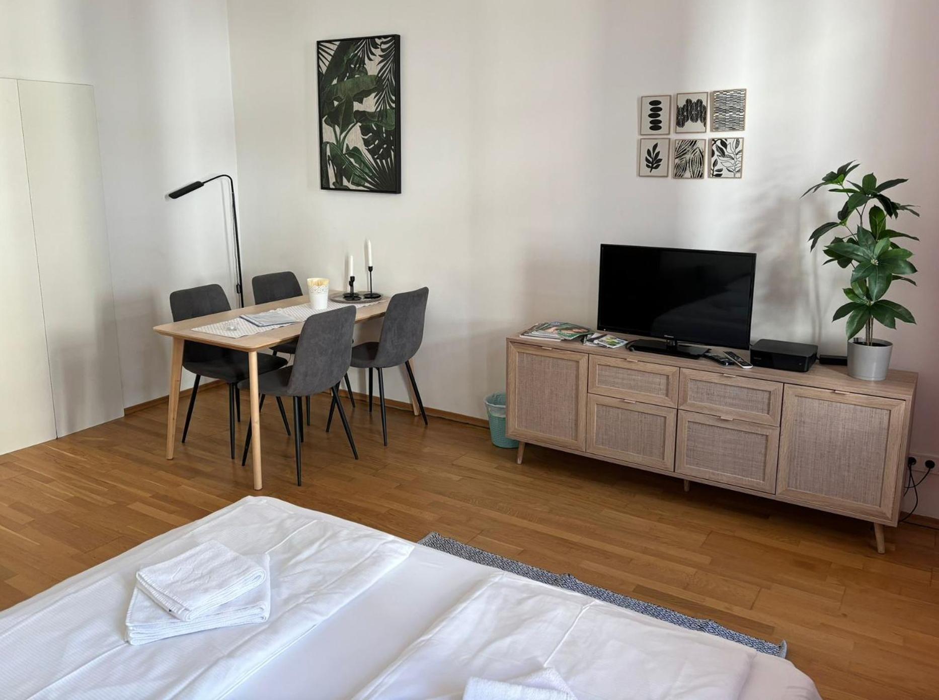 Casa Nostra - Helle Wohnung - Direkt Am Augarten * Vienna